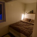 Med 1 Soverom I Tromso/kvaloysletta Med Flott Beliggenhet Og God Utsikt. Kort Vei Til Flyplass. Lejlighed