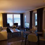 شقة Med 1 Soverom I Tromso/kvaloysletta Med Flott Beliggenhet Og God Utsikt. Kort Vei Til Flyplass. Kvaloysletta