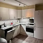 Lejlighed Med 1 Soverom I Tromso/kvaloysletta Med Flott Beliggenhet Og God Utsikt. Kort Vei Til Flyplass. *