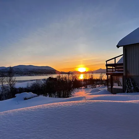 Med 1 Soverom I Tromso/kvaloysletta Med Flott Beliggenhet Og God Utsikt. Kort Vei Til Flyplass. * Kvaloysletta