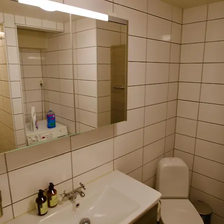 Med 1 Soverom I Tromso/kvaloysletta Med Flott Beliggenhet Og God Utsikt. Kort Vei Til Flyplass. Kvaloysletta